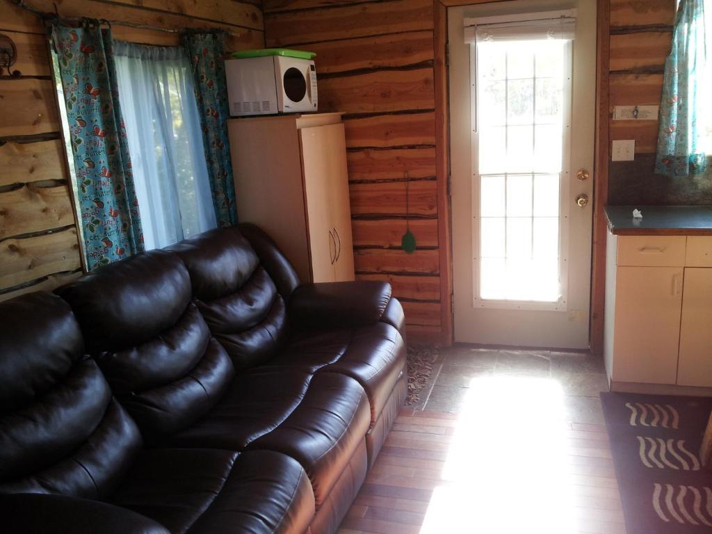 Отель Steamboat Mountain Chalets Spillimacheen Номер фото
