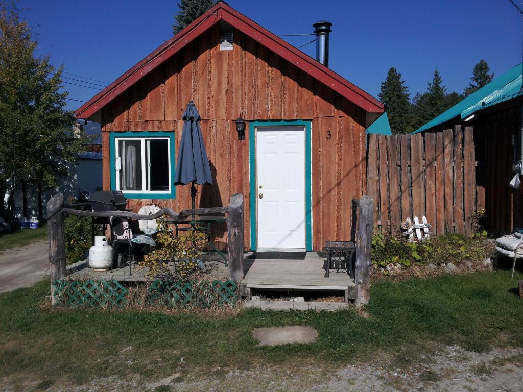 Отель Steamboat Mountain Chalets Spillimacheen Номер фото