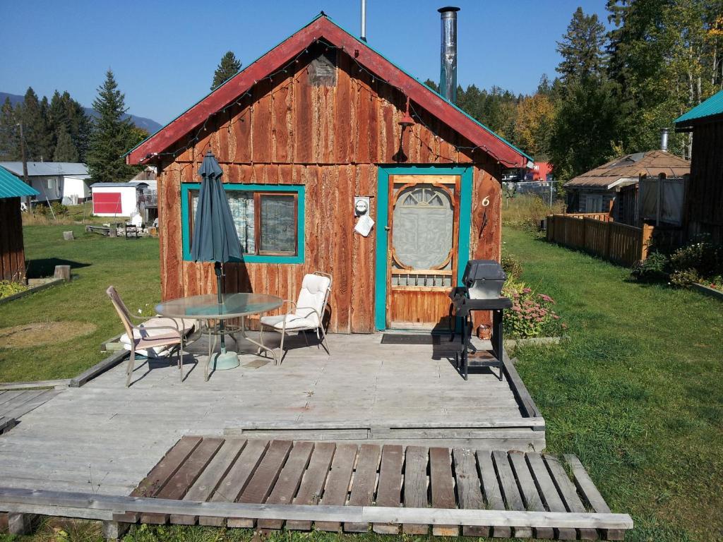 Отель Steamboat Mountain Chalets Spillimacheen Номер фото